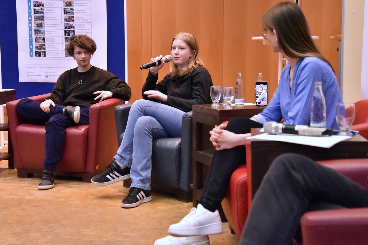 Schülerin Annika spricht über die Leitlinien